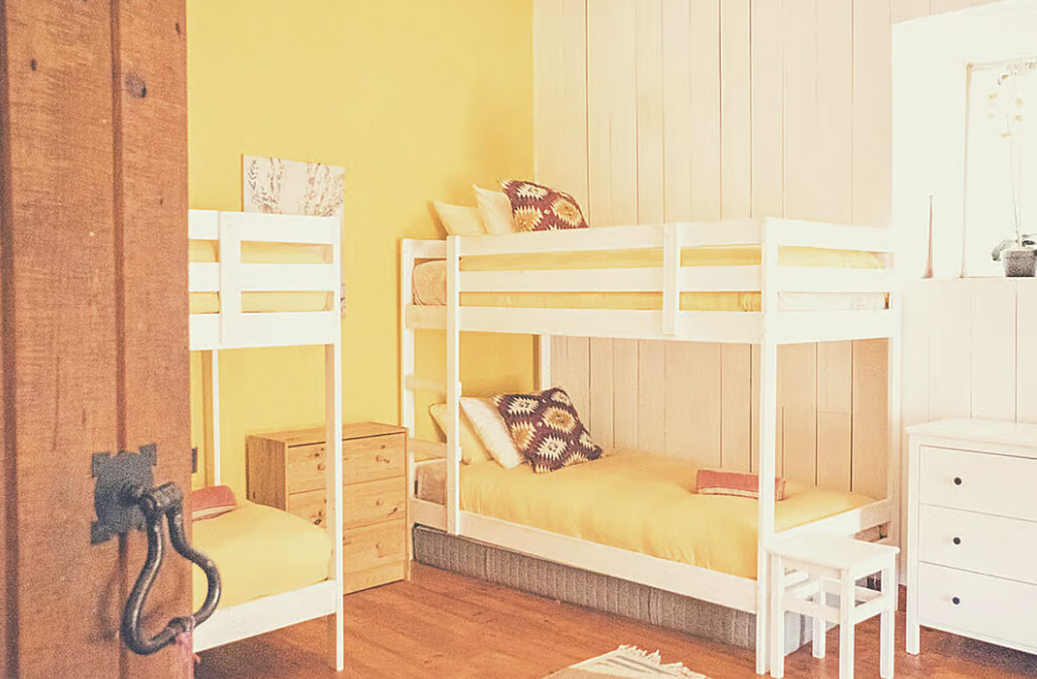 Spacious Shared Dorm (6 people max.)